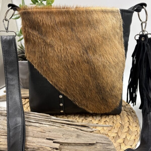 Sac à main en cuir et fourrure de vache recyclée style Western Bohème
