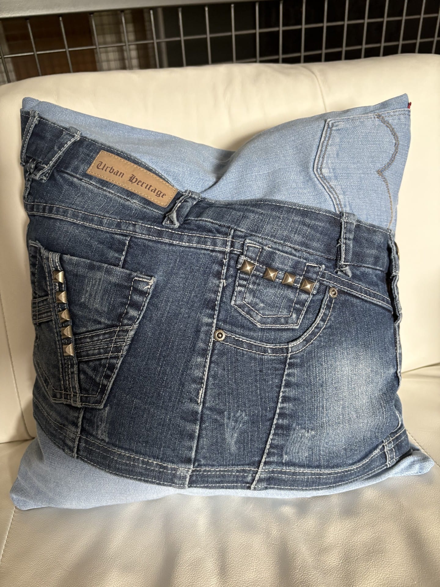 Coussin de jeans recyclé