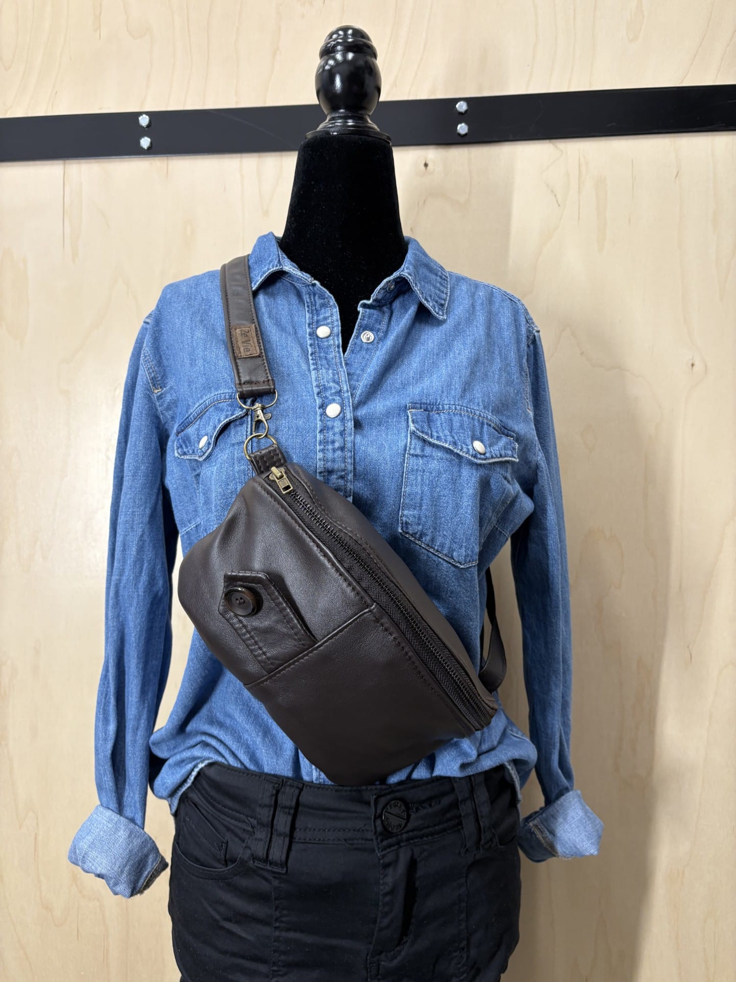 Sac banane de cuir brun chocolat – Image 4