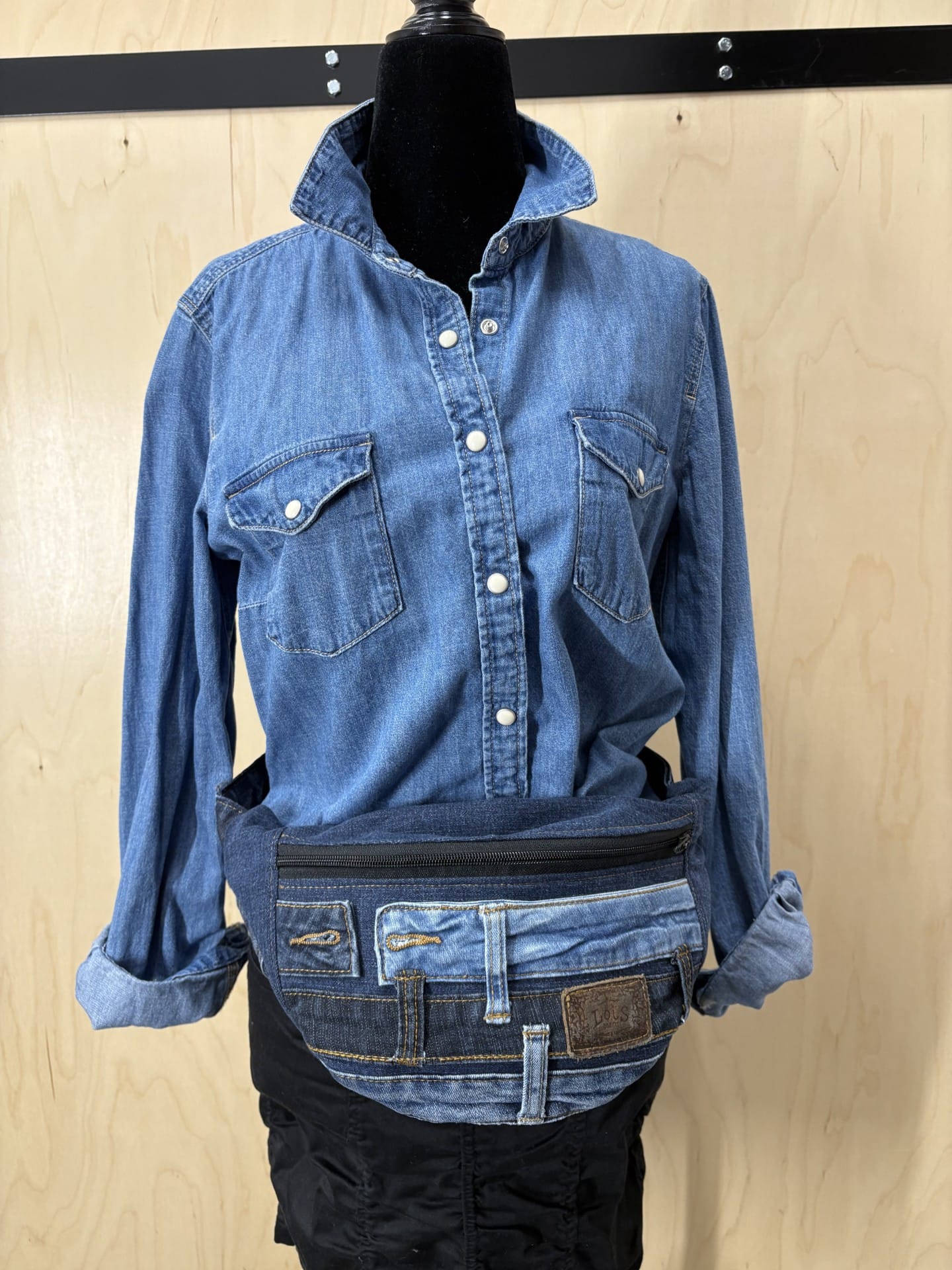 Sac banane en denim à porter à la taille – Image 4