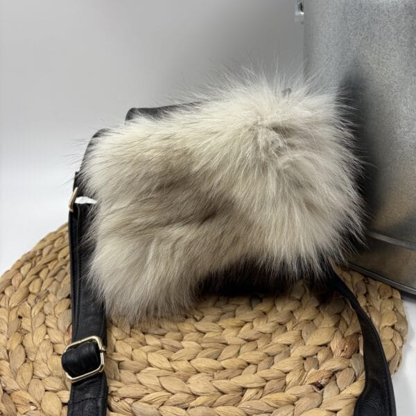 Petit sac à bandoulière en renard norvégien recyclée