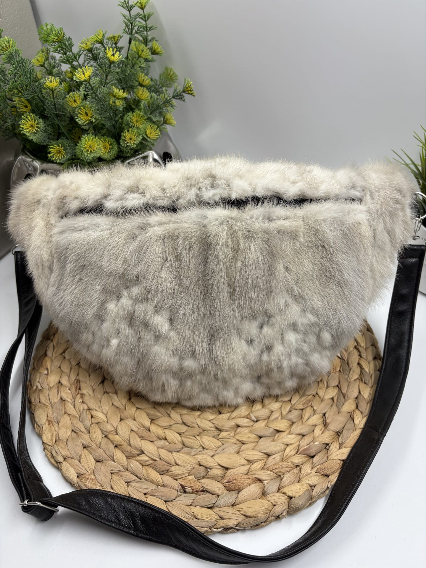 Sac banane de fourrure recyclée en vison crème