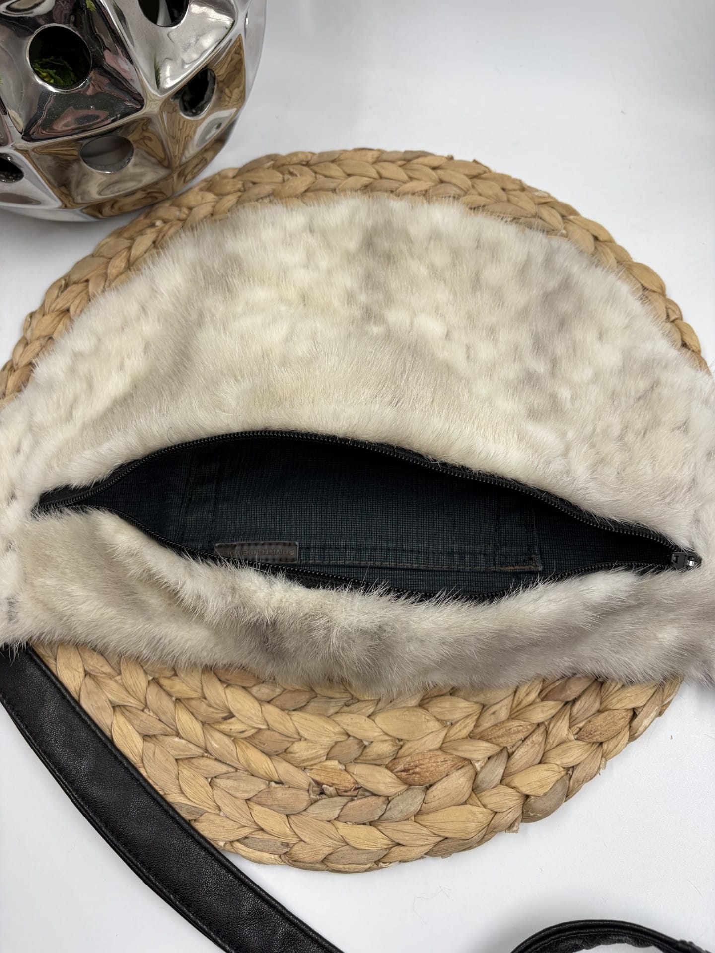Sac banane de fourrure recyclée en vison crème – Image 3