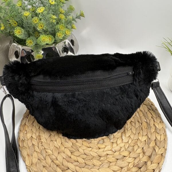 Sac banane de fourrure recyclée noire format moyen