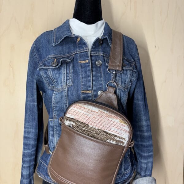 Sac à main bandoulière en cuir véritable et tissu de recouvrement recyclé