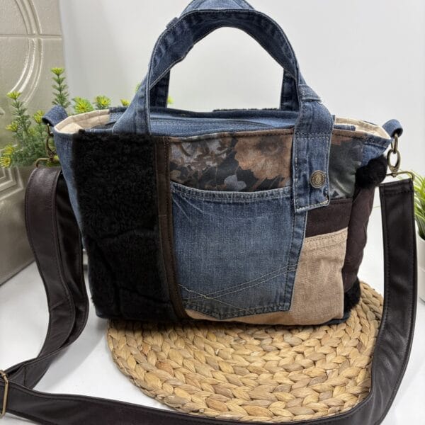 Sac à bandoulière avec fourrure de mouton, grand format