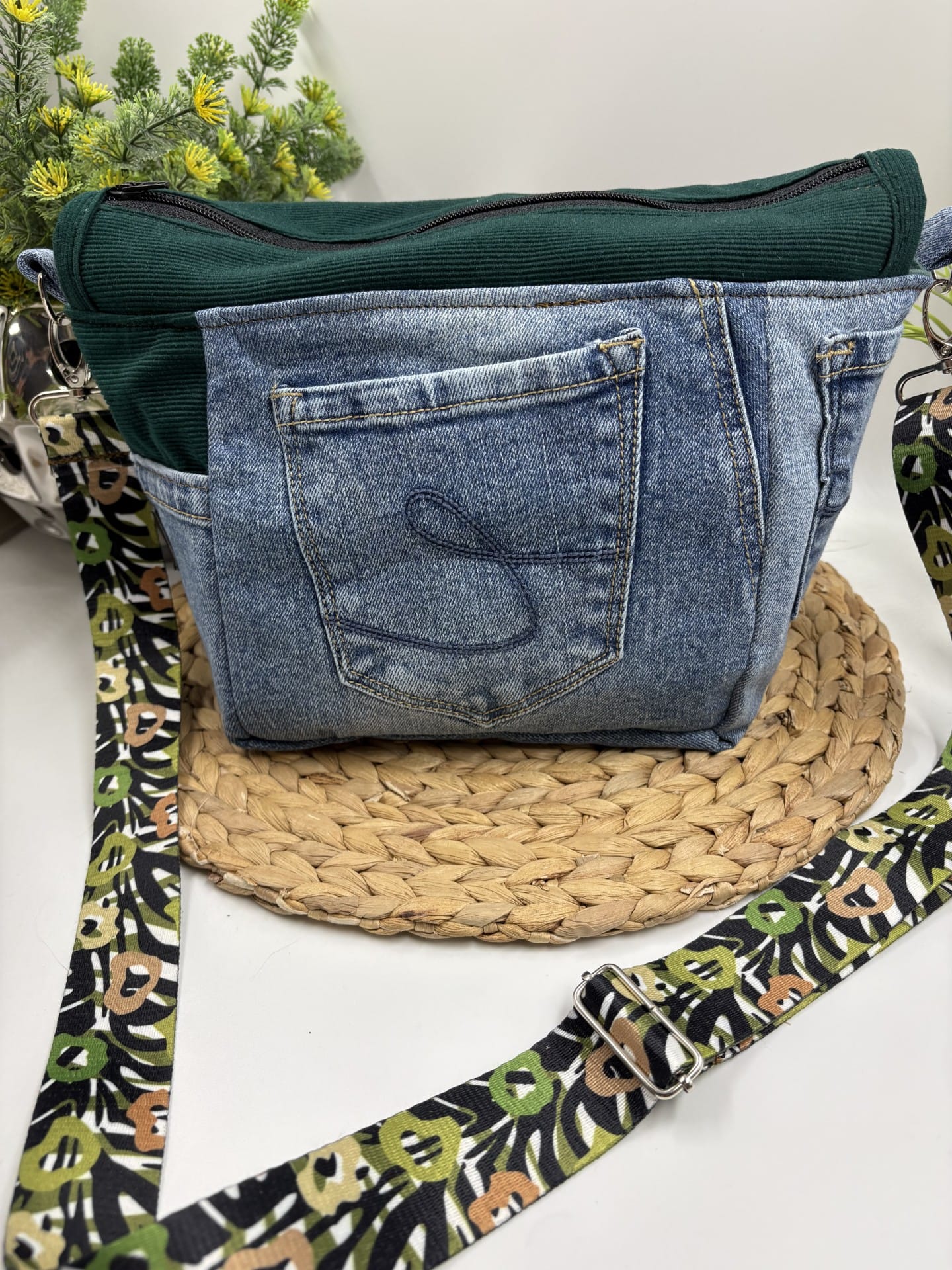 Sac à bandoulière en jeans et velours côtelé vert – Image 2